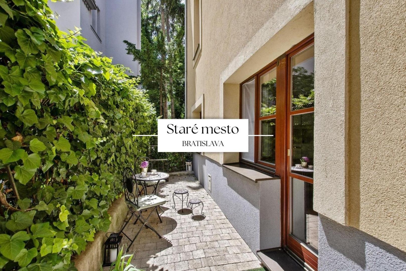 Stylish Historical Apartment + Backyard Bratislava Exterior foto